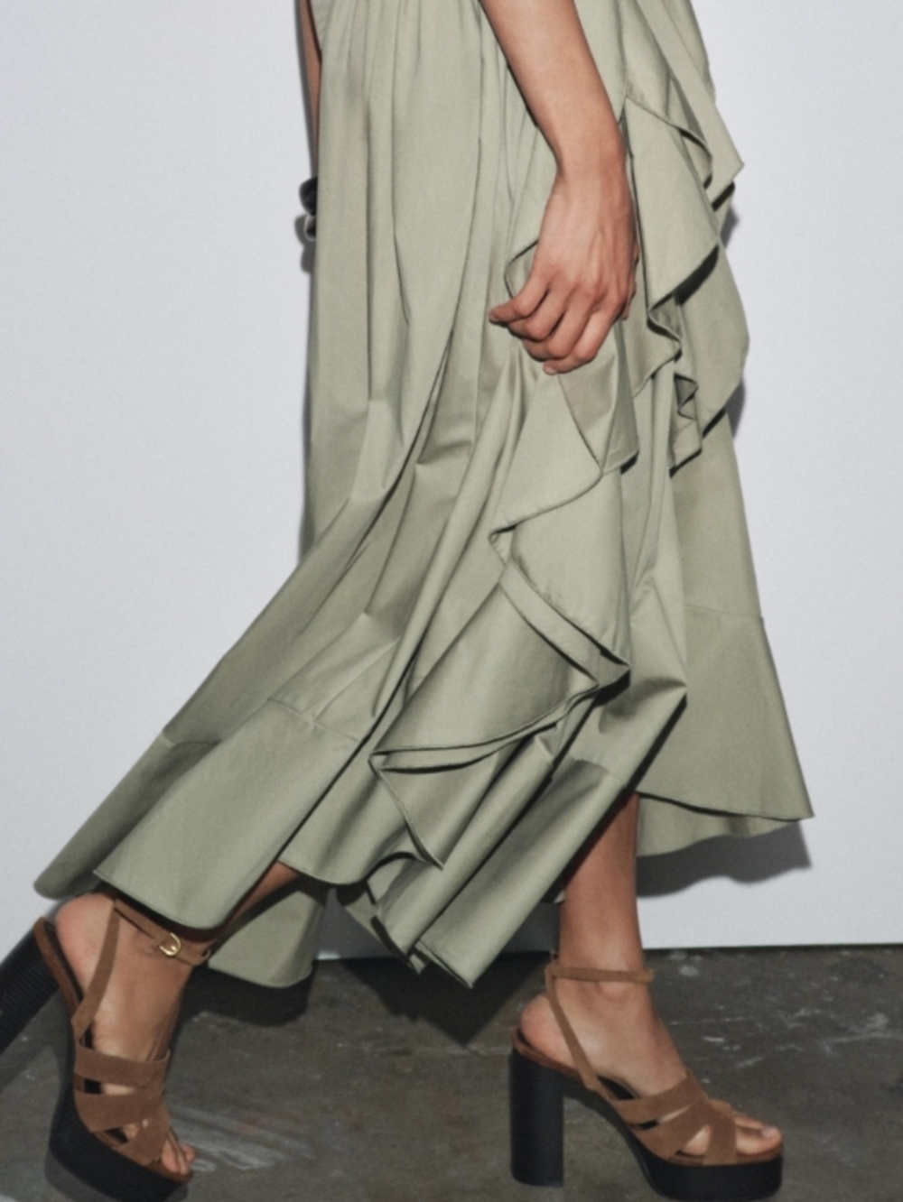 Zara Sage Green Sleeveless Midi Dress with Statement Buckle - Picture 5 of 8